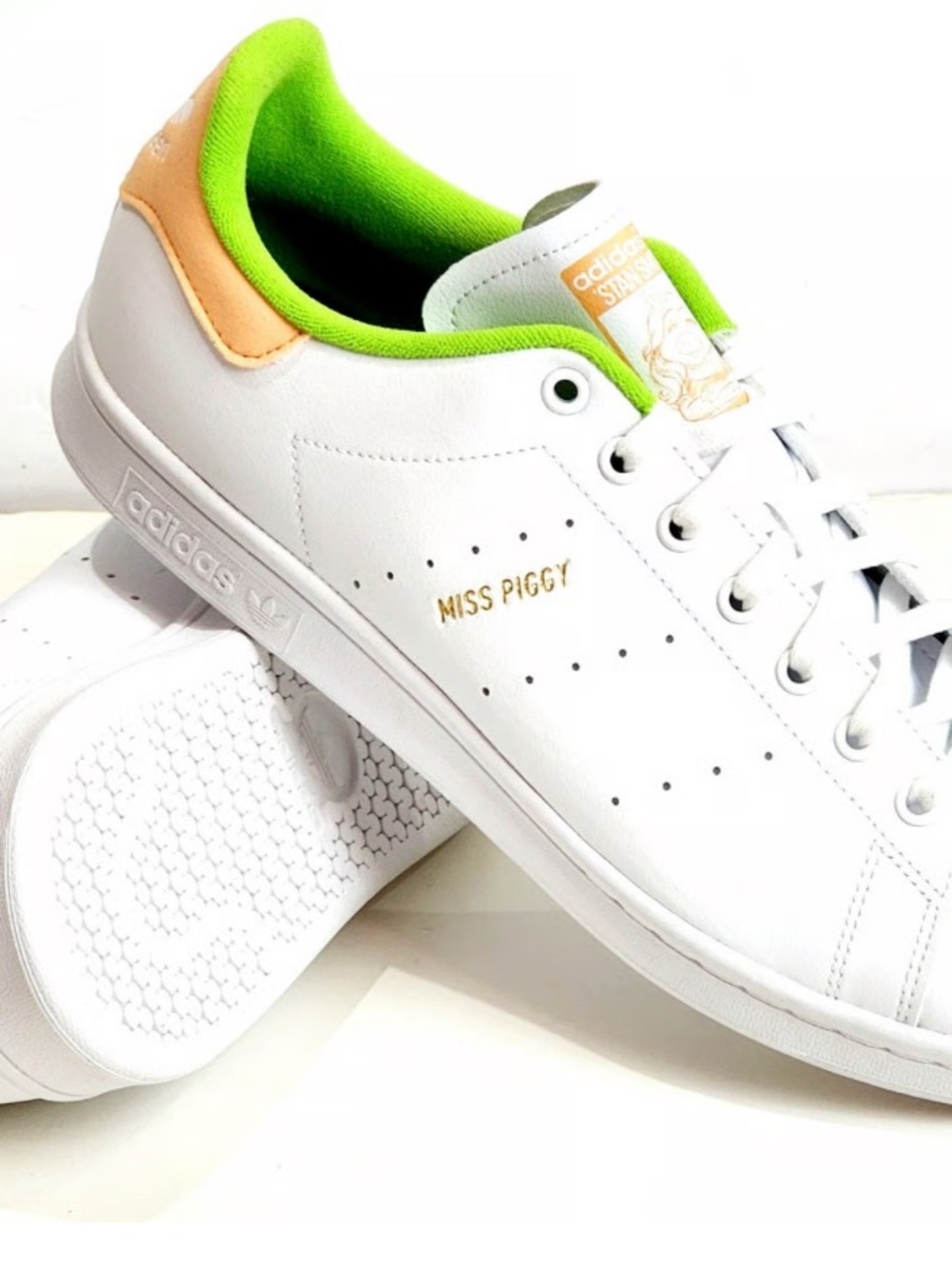 EUC adidas Stan Smith White Sneakers Lime Green Lining and Peach Heel Accent